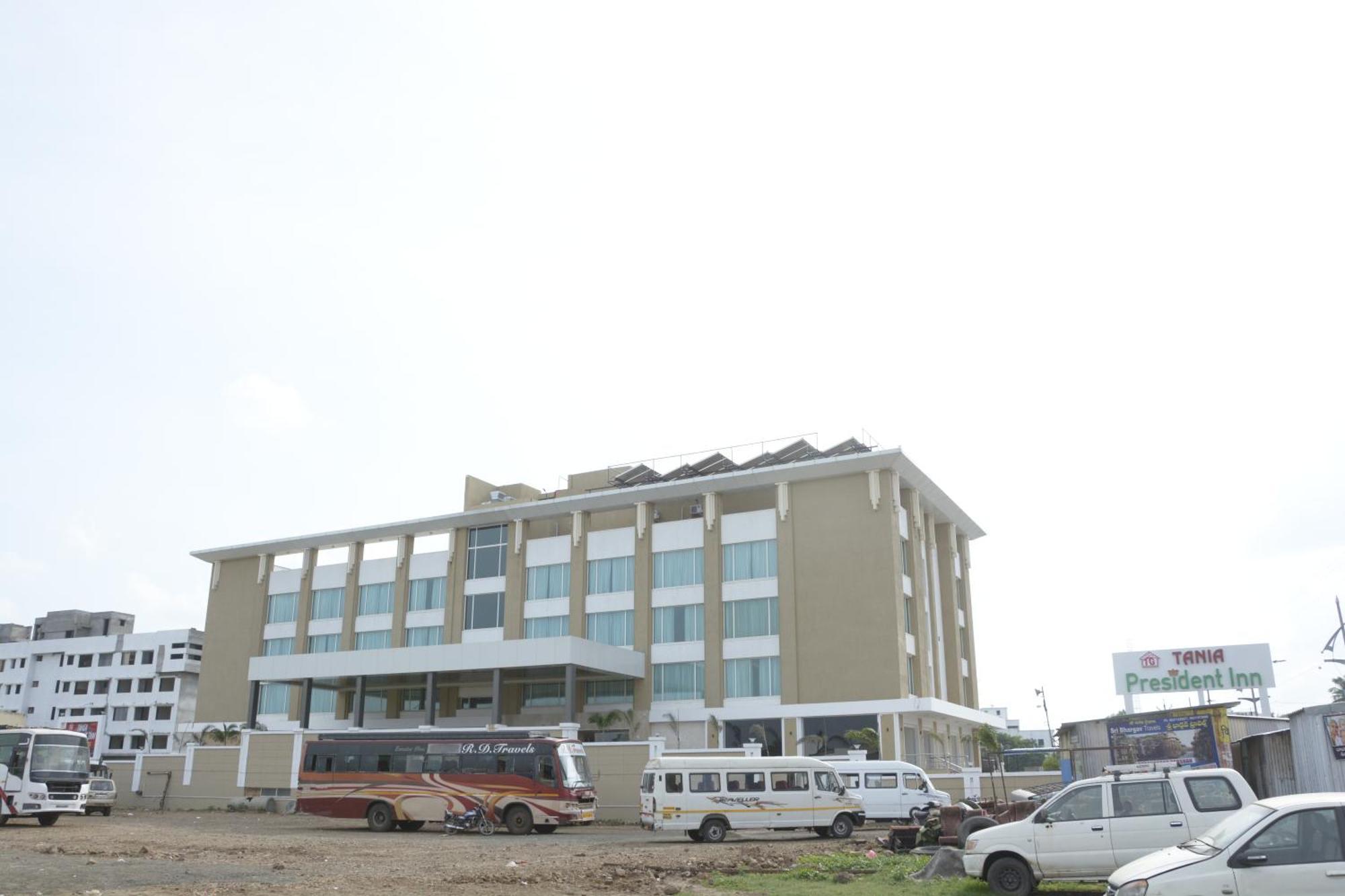 Tania President Inn Shirdi Extérieur photo